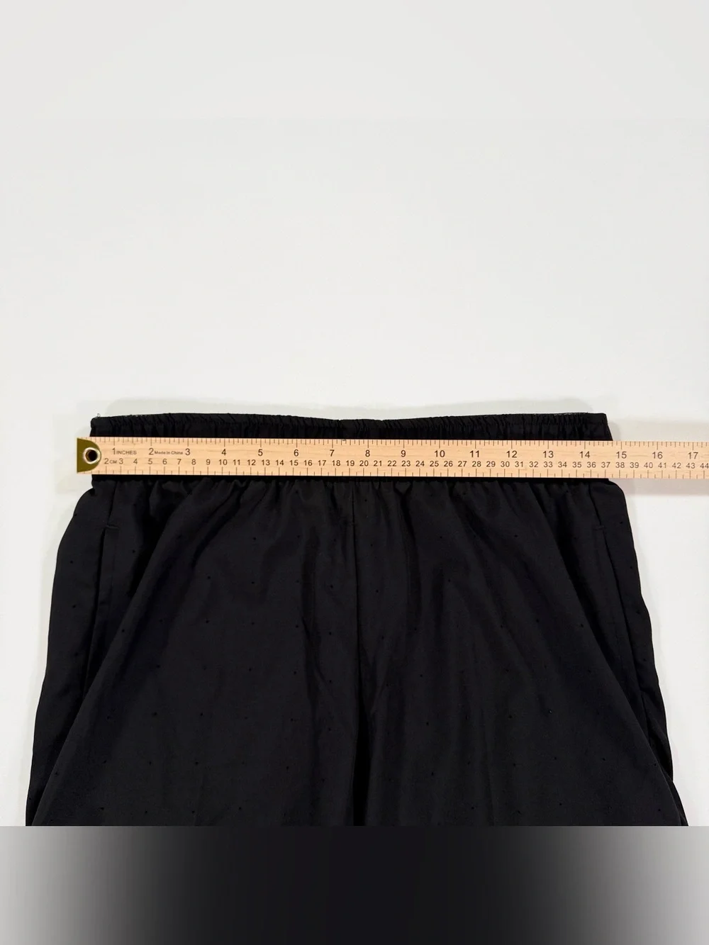 Spiderz Mens Medium Athletic Shorts Black Perforated Running Workout Gym Pockets